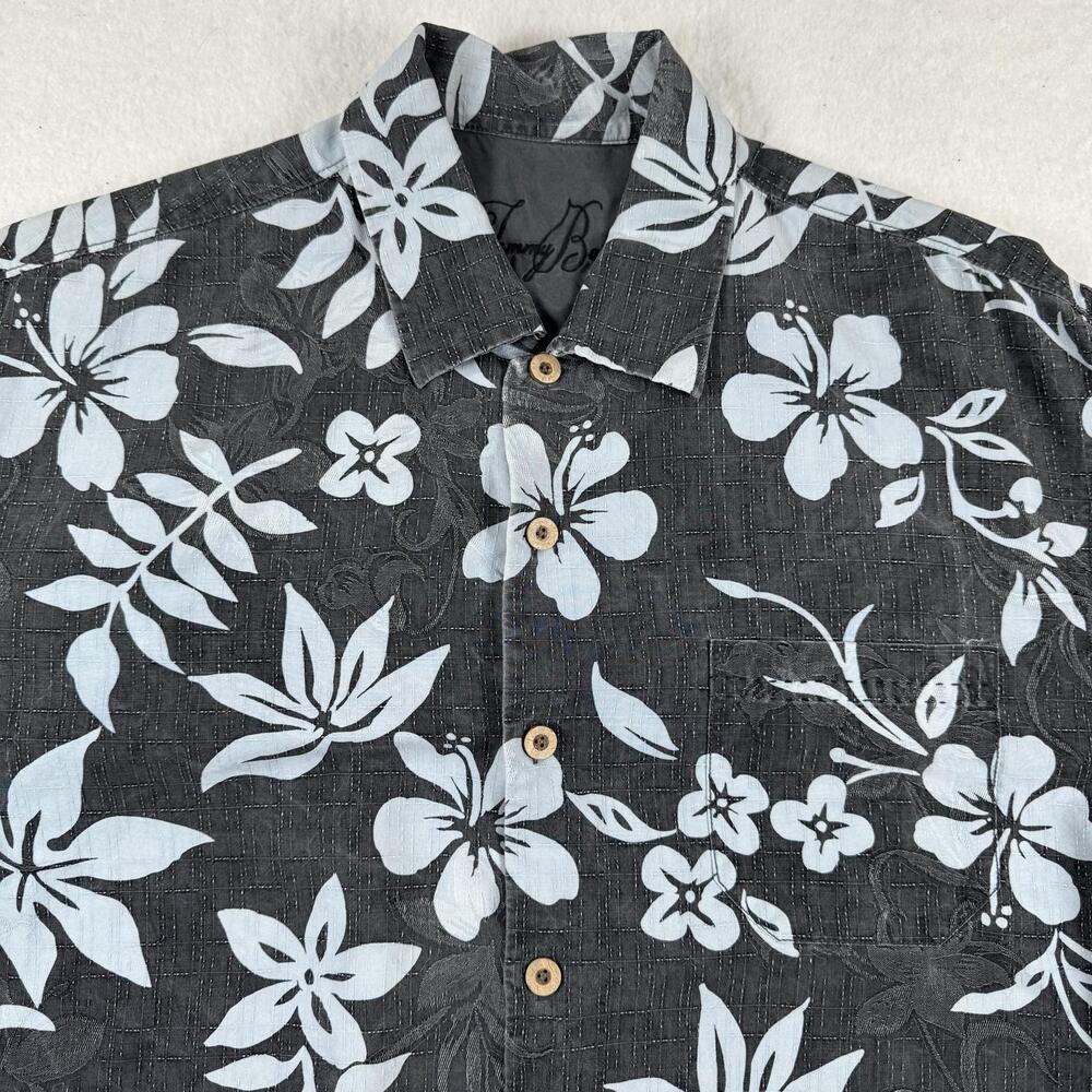 Tommy Bahama Shirt Mens Size L Gray Floral Silk Hawaiian Button Up Casual